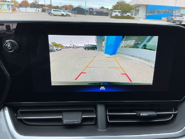 Used 2024 Chevrolet Trax LT w/ LT Convenience Package FWD image 7