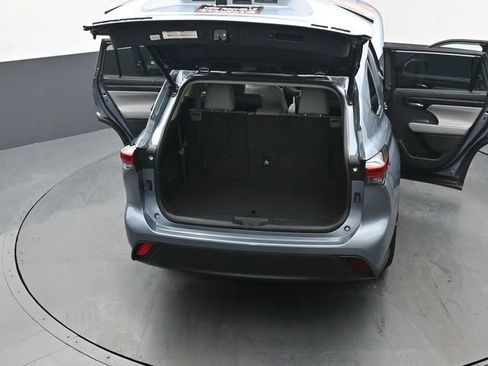 Certified 2022 Toyota Highlander XLE image 52