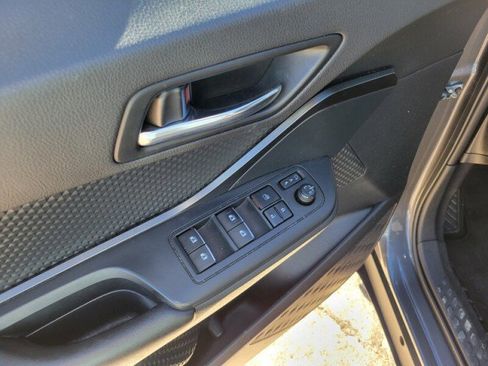 Used 2018 Toyota C-HR image 12