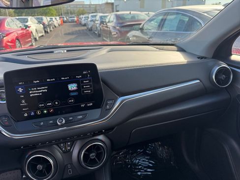 Used 2025 Chevrolet Blazer LT image 35