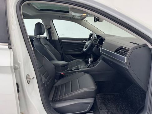 Used 2024 Volkswagen Jetta SE image 15