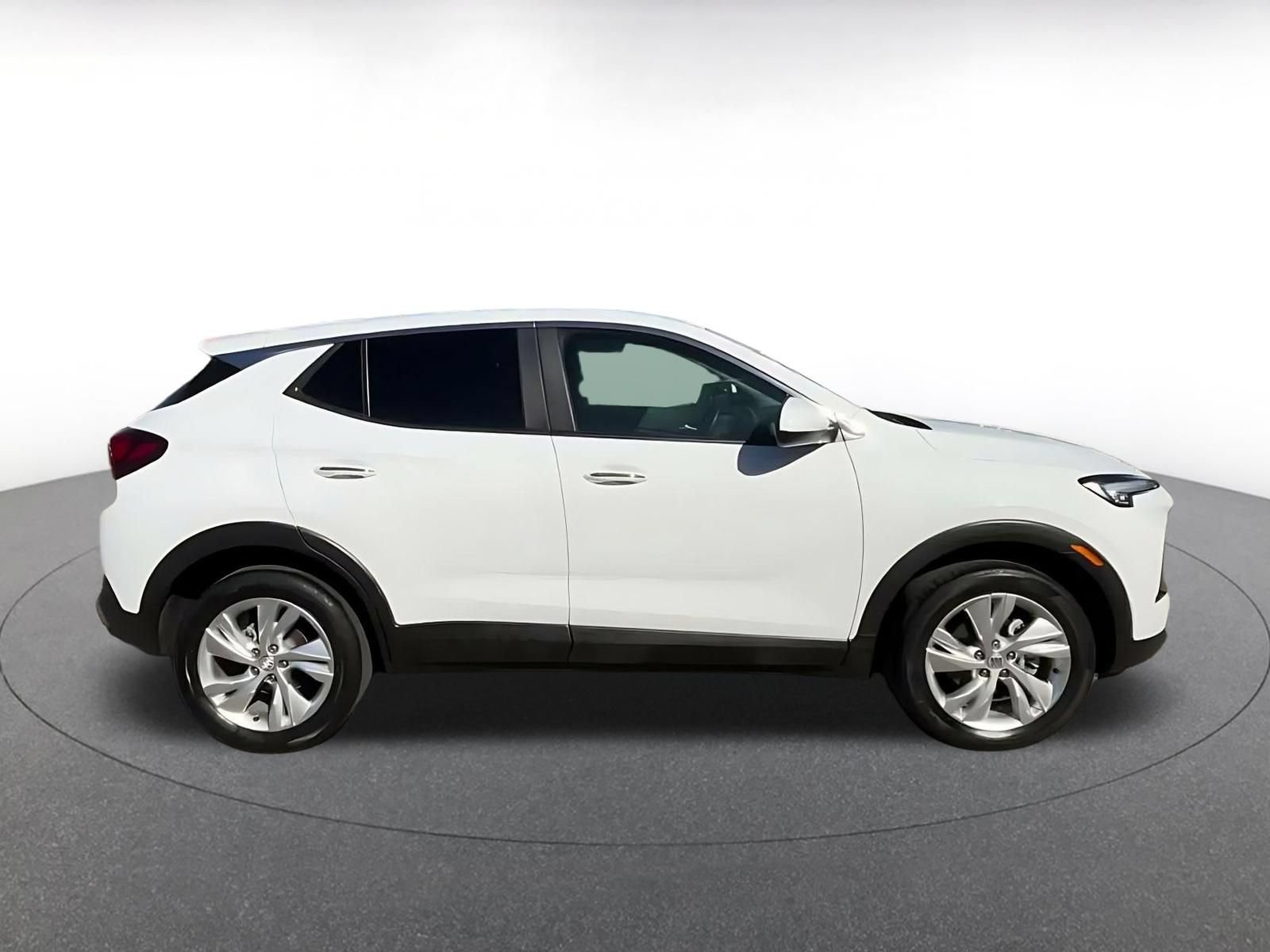 Used 2025 Buick Encore GX Preferred AWD/4WD image 15