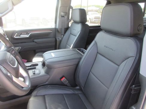 New 2026 GMC Sierra 2500 Denali w/ Denali Reserve Package AWD/4WD image 13