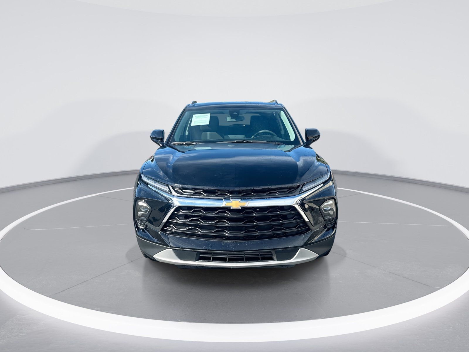 Used 2024 Chevrolet Blazer LT w/ Convenience Package FWD image 3