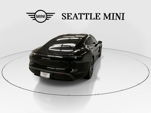 Used 2022 Porsche Taycan 4S image 10