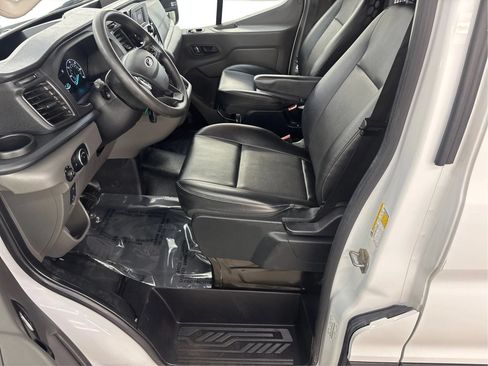 Used 2023 Ford Transit 250 Low Roof RWD image 13