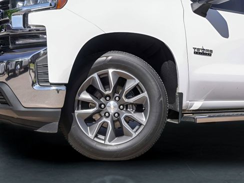 Used 2022 Chevrolet Silverado 1500 LT w/ Safety Package image 4