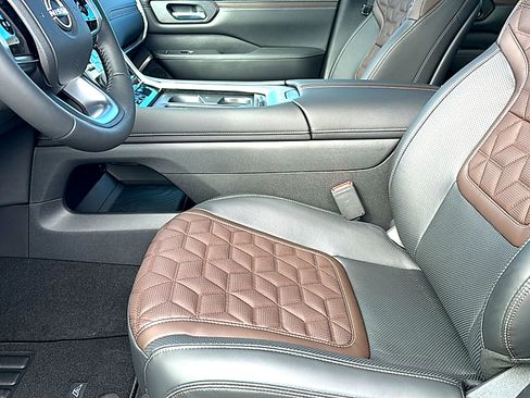 New 2026 Nissan Armada Platinum image 10