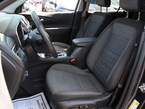 Used 2022 Chevrolet Equinox LT AWD/4WD image 17