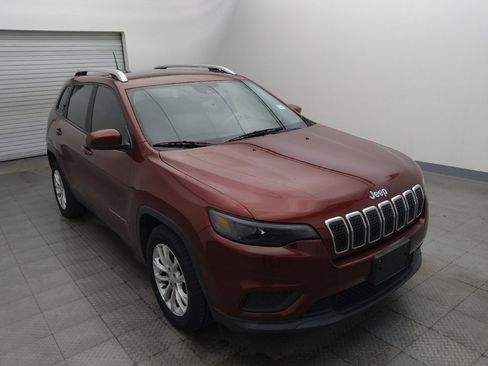 Used 2021 Jeep Cherokee Latitude FWD image 13