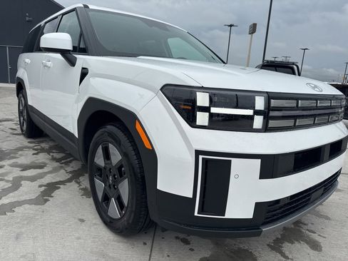 New 2026 Hyundai Santa Fe SE image 3