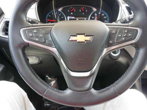 Used 2018 Chevrolet Equinox LT FWD image 18