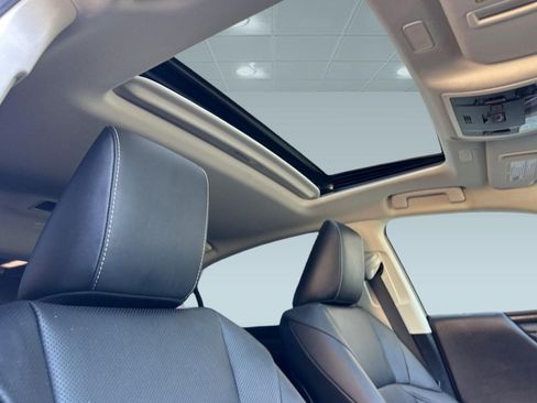 Certified 2023 Lexus ES 350 w/ Premium Package image 16