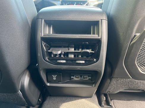 New 2025 Jeep Grand Cherokee Altitude AWD/4WD image 24