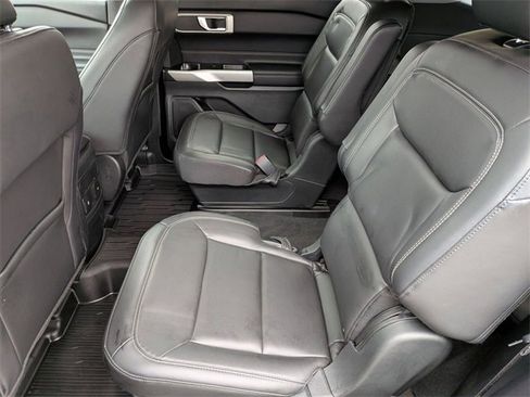 Used 2022 Ford Explorer XLT w/ Equipment Group 202A image 24