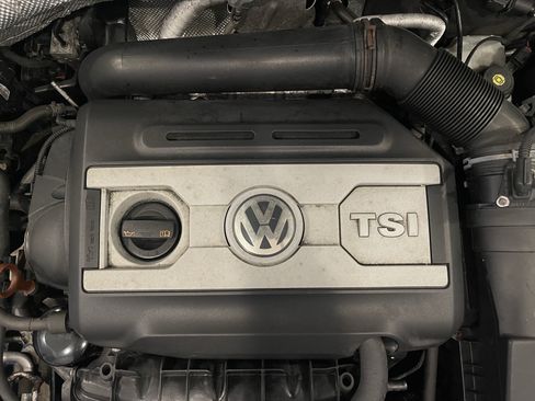 Used 2013 Volkswagen Beetle 2.0T FWD image 25