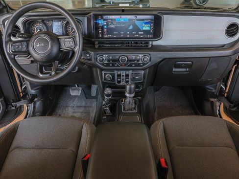 Used 2024 Jeep Gladiator Sport AWD/4WD image 33