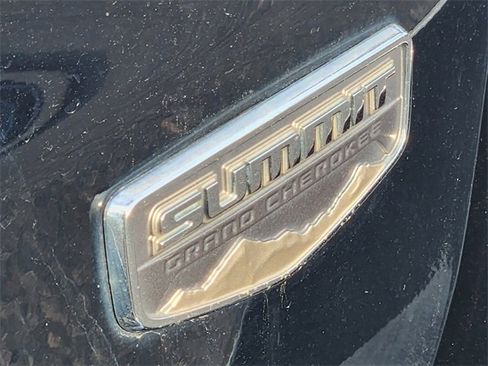 Used 2018 Jeep Grand Cherokee Summit image 13