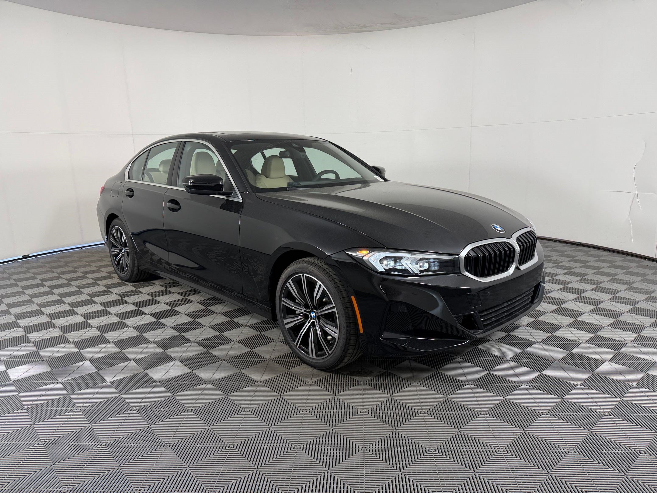 Used 2026 BMW 330i Sedan w/ Premium Package RWD image 7