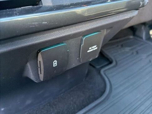 Used 2023 Ford F150 Lariat w/ Equipment Group 502A High image 32