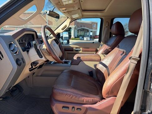 Used 2011 Ford F250 King Ranch w/ King Ranch w/Chrome Pkg image 5