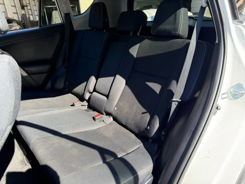Used 2016 Toyota RAV4 XLE AWD/4WD image 18
