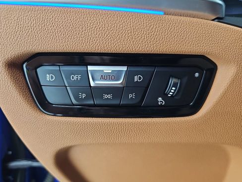 Used 2023 BMW 430i Coupe w/ M Sport Package RWD image 31