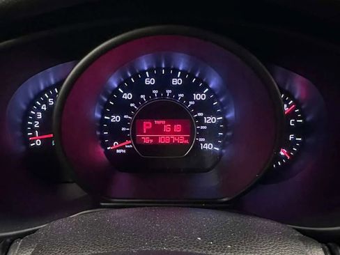 Used 2016 Kia Soul FWD image 16