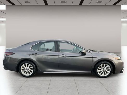 Used 2023 Toyota Camry SE FWD image 2
