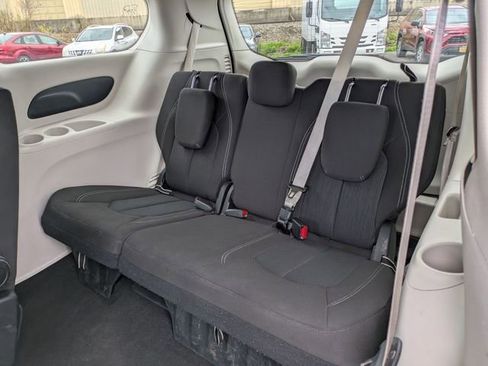 Used 2023 Chrysler Voyager LX FWD image 19