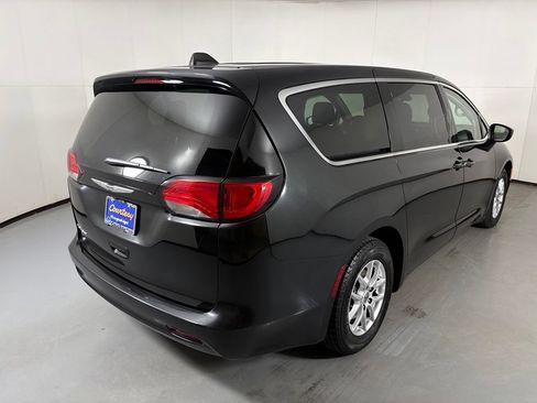Used 2023 Chrysler Voyager LX FWD image 8