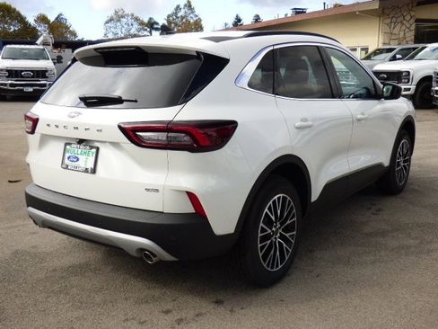 New 2025 Ford Escape SE image 8