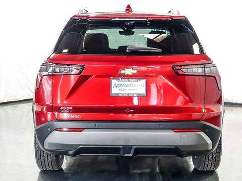 Used 2025 Chevrolet Equinox LT w/ Convenience Package II FWD image 8