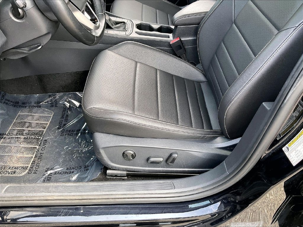 Used 2024 Volkswagen Jetta SE FWD image 31