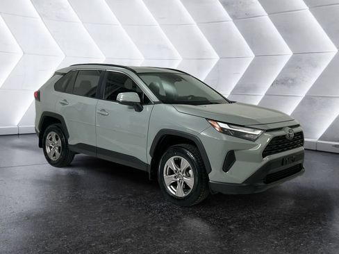 Used 2022 Toyota RAV4 XLE w/ Convenience Package image 1