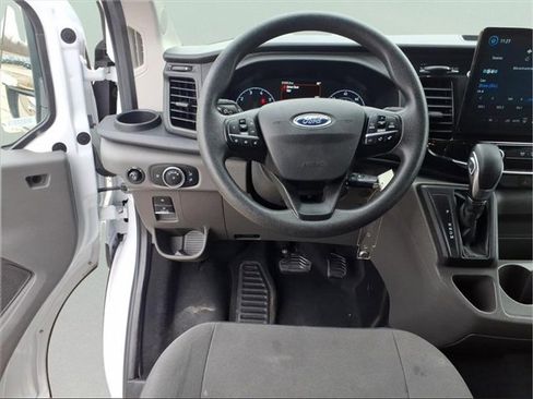 Used 2023 Ford Transit 350 XLT image 4