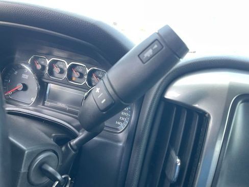 Used 2019 Chevrolet Silverado 1500 LT AWD/4WD image 15
