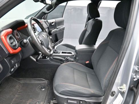 Used 2020 Toyota Tacoma TRD Sport RWD image 11