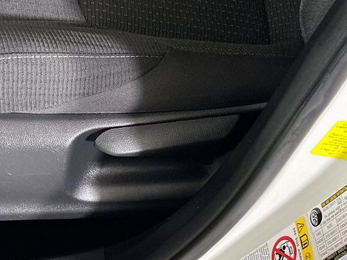 Used 2019 Toyota C-HR LE FWD image 13