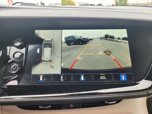 Used 2023 Buick Envision Avenir image 12