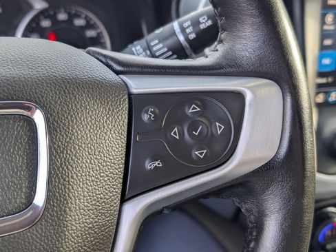 Used 2022 GMC Acadia SLT w/ LPO, Floor Liner Package image 17