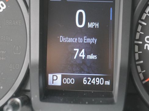 Used 2022 Toyota Tacoma SR image 23