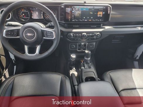Used 2025 Jeep Wrangler Unlimited Sahara w/ Technology Group AWD/4WD image 33