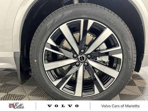 Used 2025 Volvo XC90 B6 Core w/ Climate Package image 20