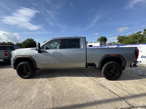 Used 2024 GMC Sierra 2500 Denali w/ Denali Reserve Package AWD/4WD image 18