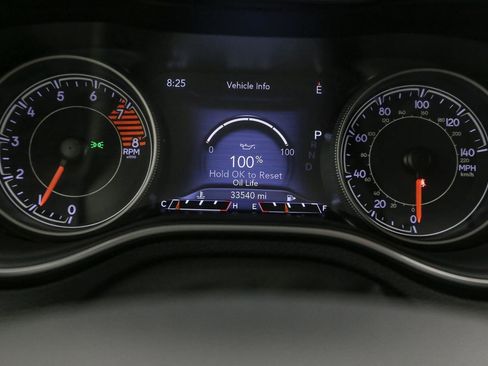 Used 2020 Jeep Cherokee Limited image 41