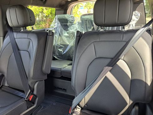 Used 2025 Land Rover Defender 130 V8 image 15