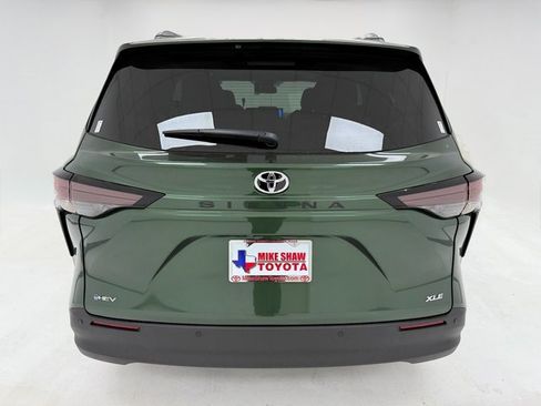 New 2026 Toyota Sienna XLE image 39