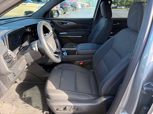 Used 2025 Chevrolet Traverse LT w/ Driver Confidence Package AWD/4WD image 15