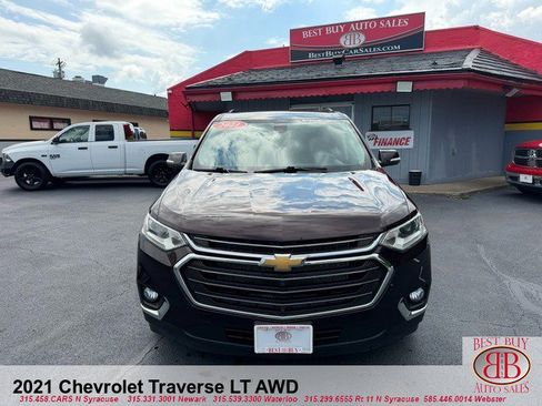 Used 2021 Chevrolet Traverse LT w/ LT Premium Package AWD/4WD image 2
